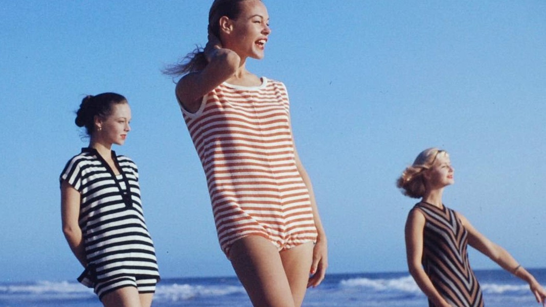 1950s beach fashion